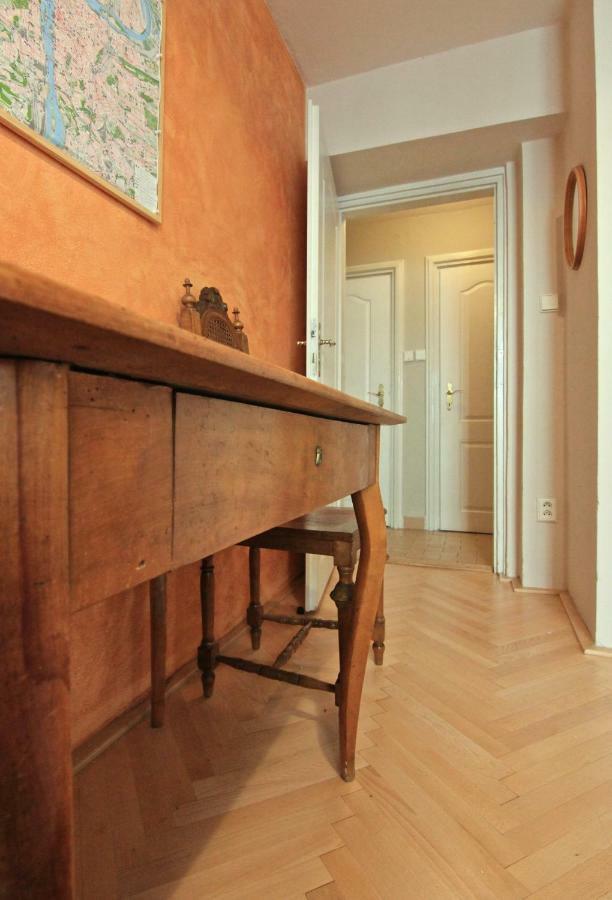 Daire Mala Strana 1 *